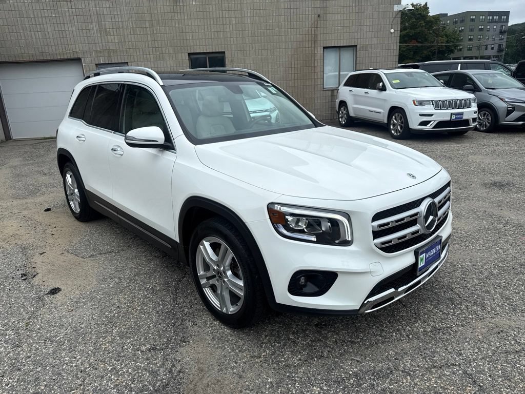 Used 2021 Mercedes-Benz GLB 250 4MATIC image 9