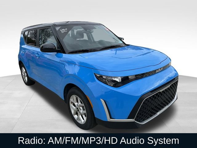 Used 2025 Kia Soul S image 2