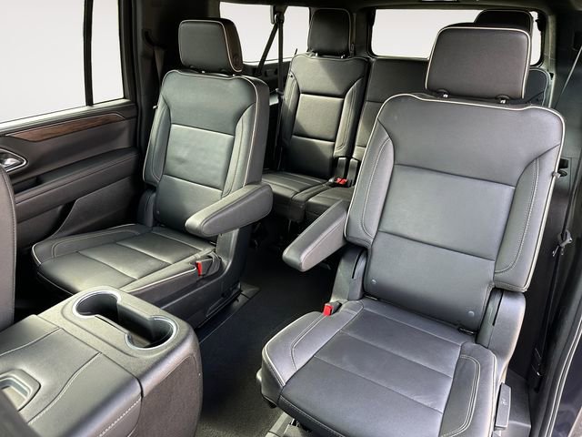 Used 2023 Chevrolet Suburban Premier image 13
