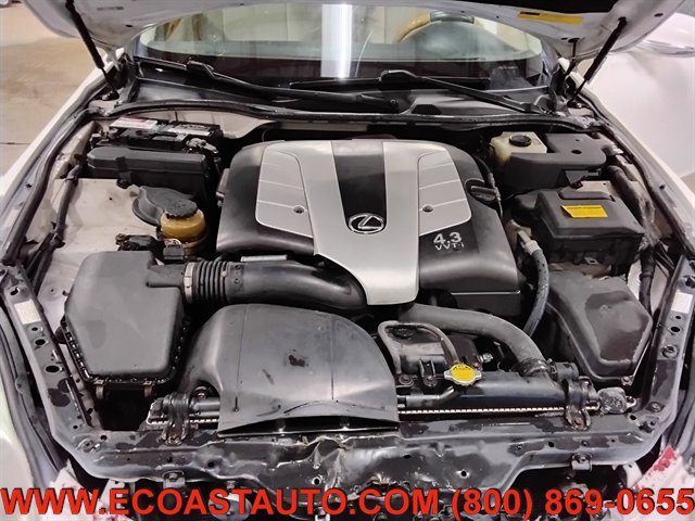 Used 2004 Lexus SC 430 Convertible image 9