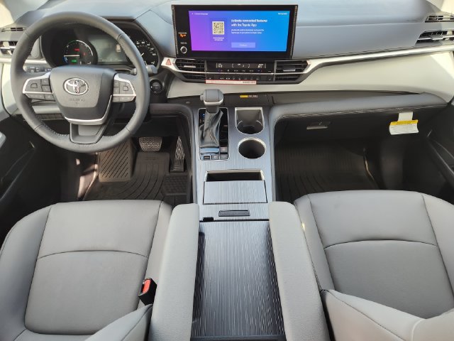 New 2026 Toyota Sienna XLE FWD image 26
