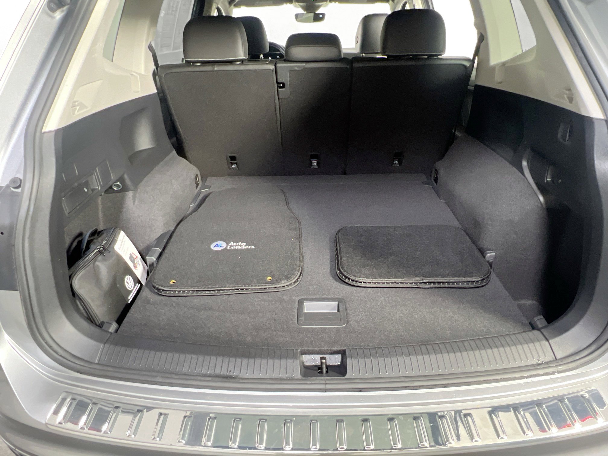 Used 2022 Volkswagen Tiguan SE AWD/4WD image 24