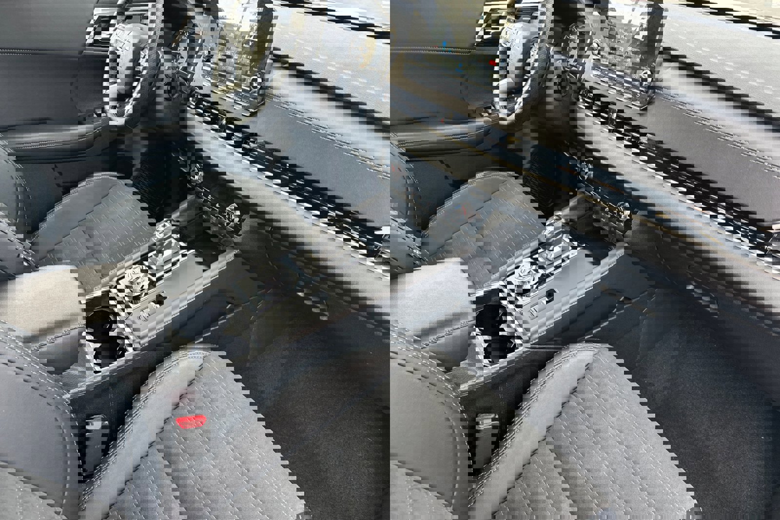 Used 2024 Mitsubishi Outlander SE image 16