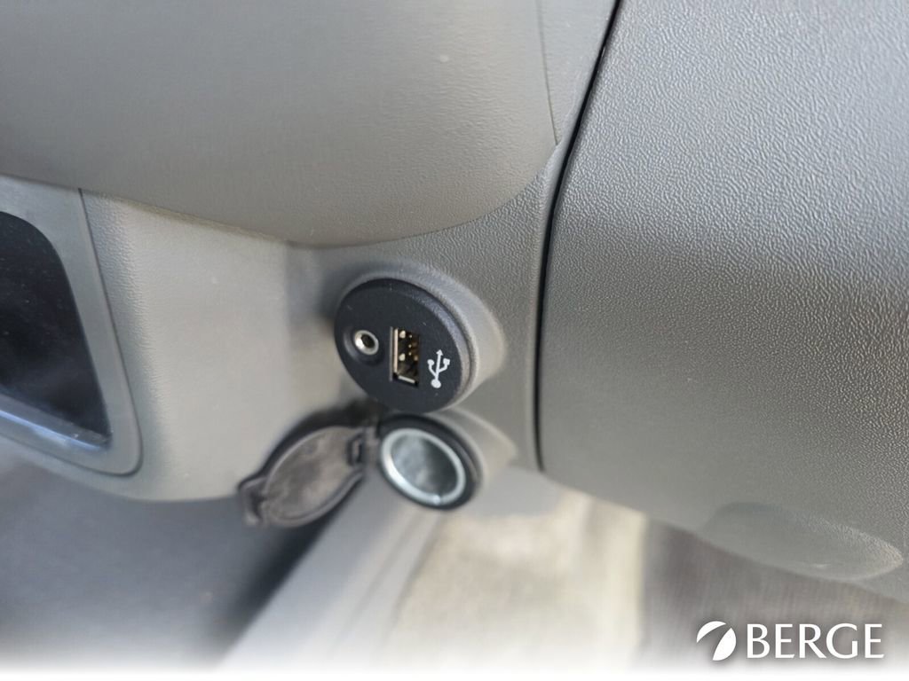 Used 2018 Nissan Frontier SV AWD/4WD image 31