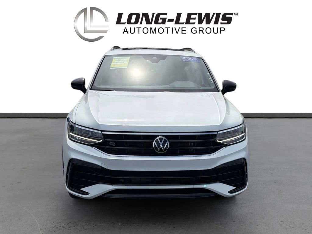 Certified 2024 Volkswagen Tiguan SE R-Line w/ MDO Package, Three-Row FWD image 11
