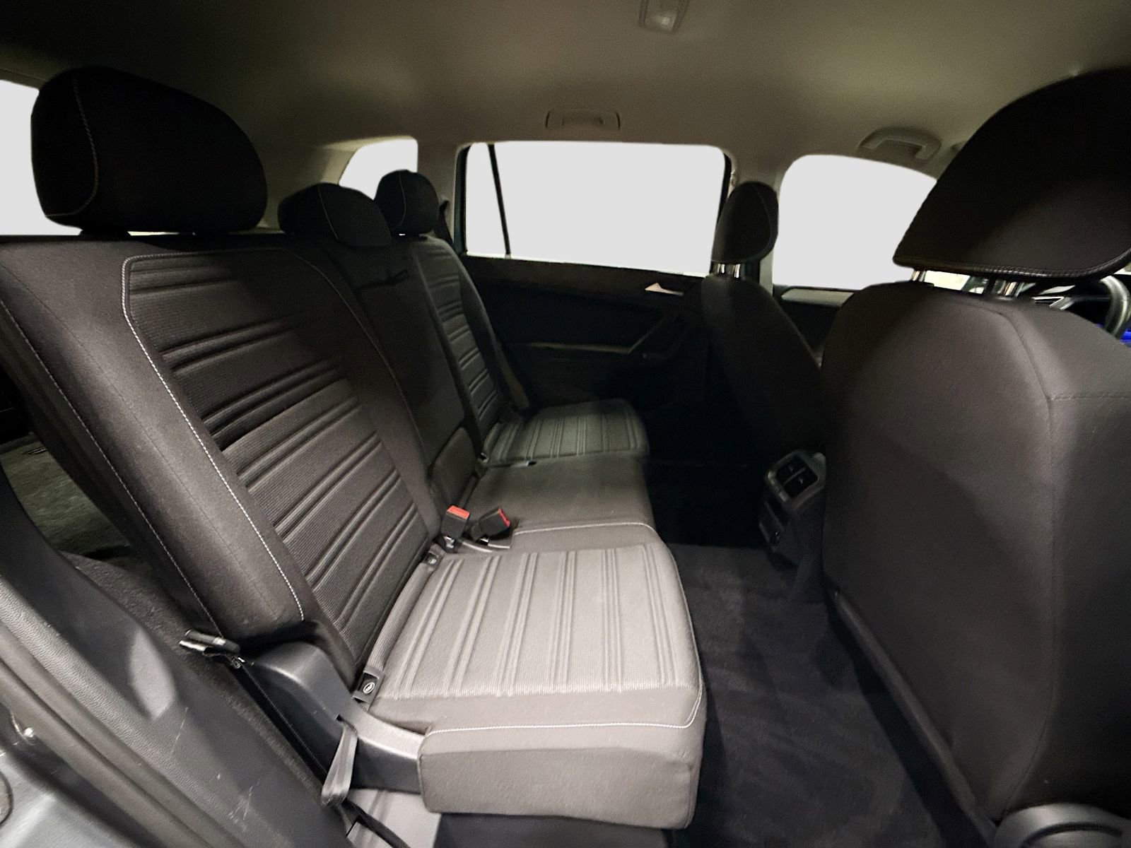 Used 2022 Volkswagen Tiguan S image 27