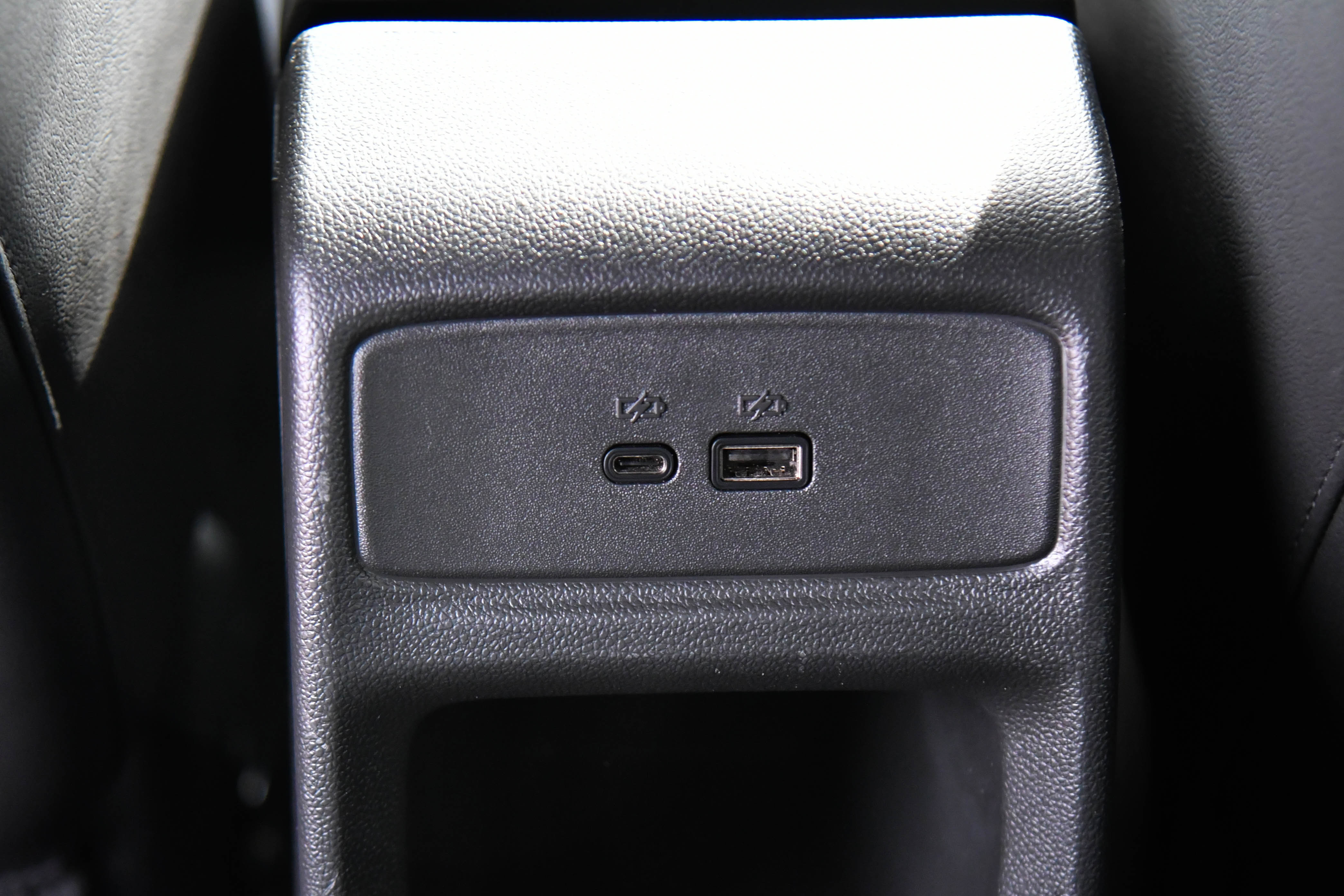 Used 2025 Chevrolet Trax LT w/ LT Convenience Package image 38