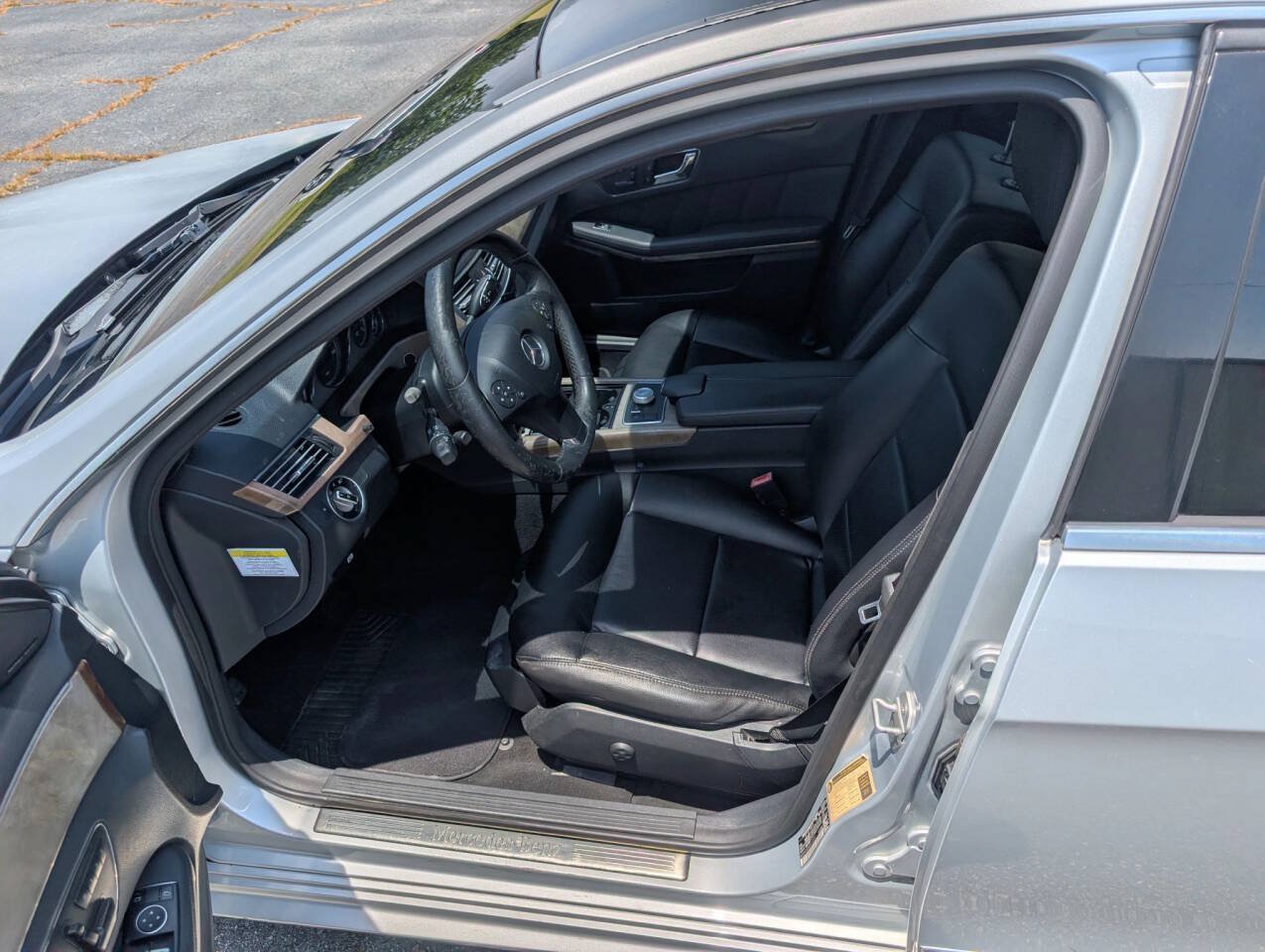 Used 2011 Mercedes-Benz E 350 4MATIC Sedan image 32