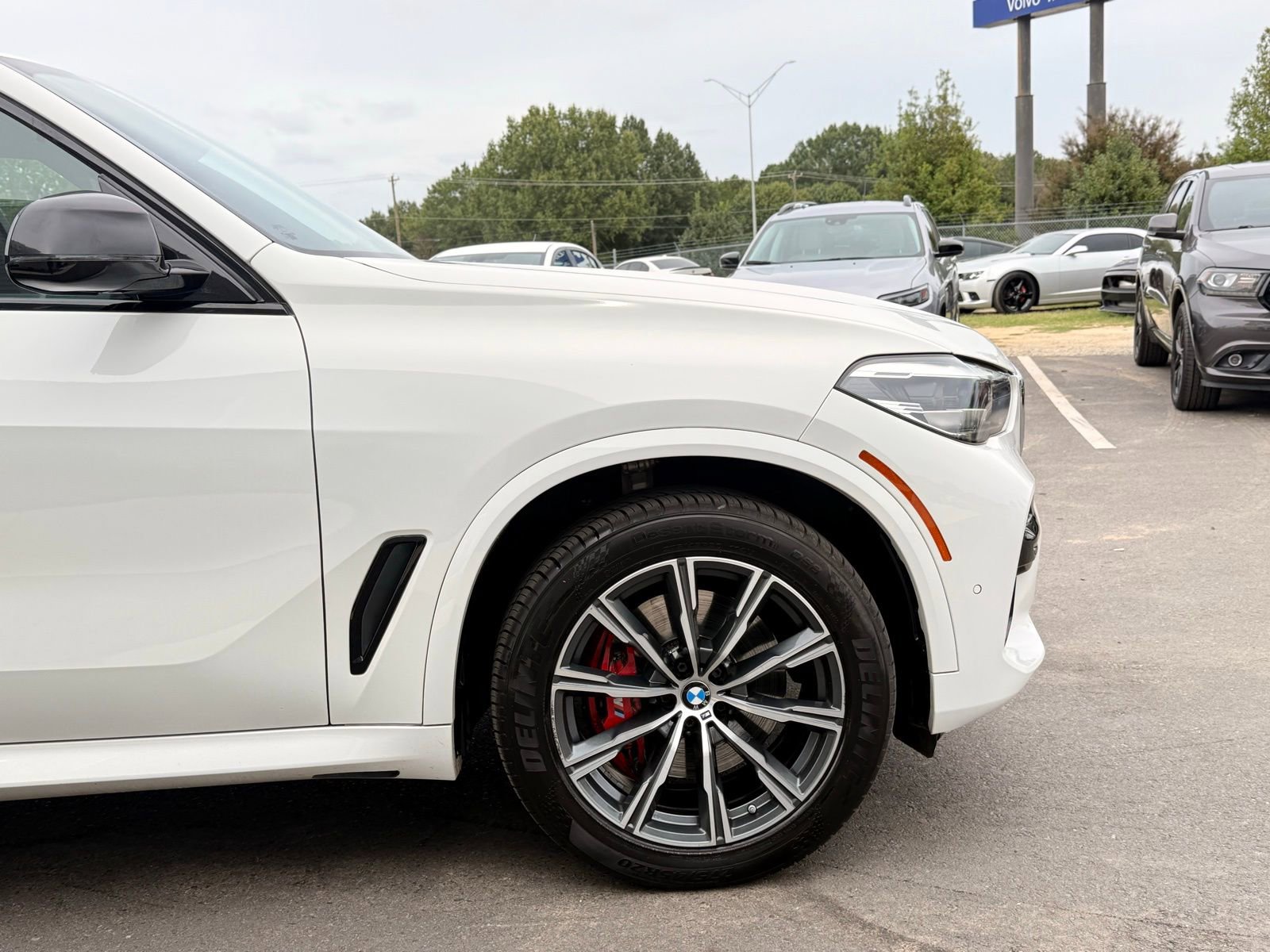 Used 2021 BMW X5 xDrive40i w/ M Sport Package image 11