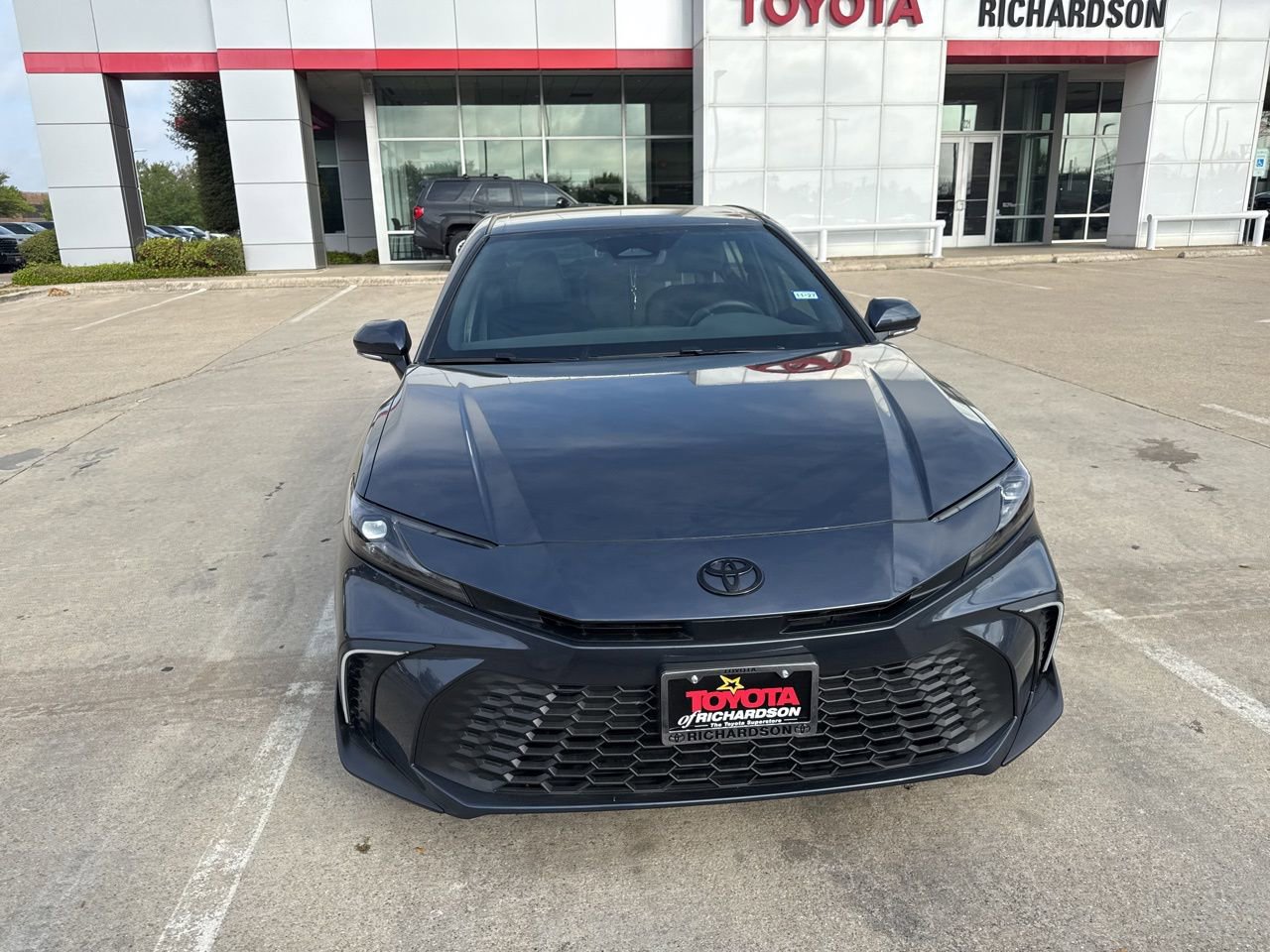 Used 2026 Toyota Camry SE w/ Convenience Package image 2