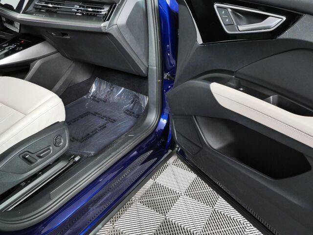 Used 2023 Audi Q4 e-tron Premium Plus w/ Premium Plus AWD/4WD image 28