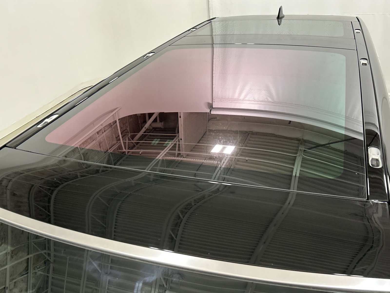 Used 2025 Rivian R1S Adventure image 13