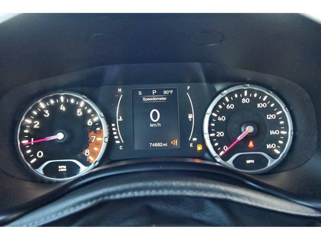 Used 2015 Jeep Renegade Latitude AWD/4WD image 16