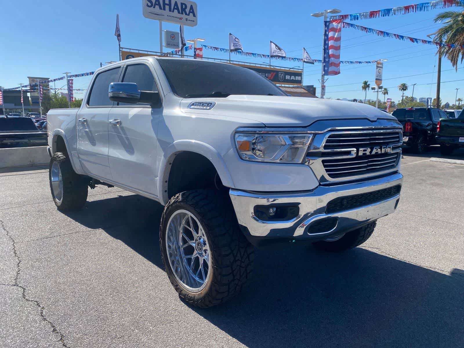Used 2022 RAM 1500 Laramie AWD/4WD image 3