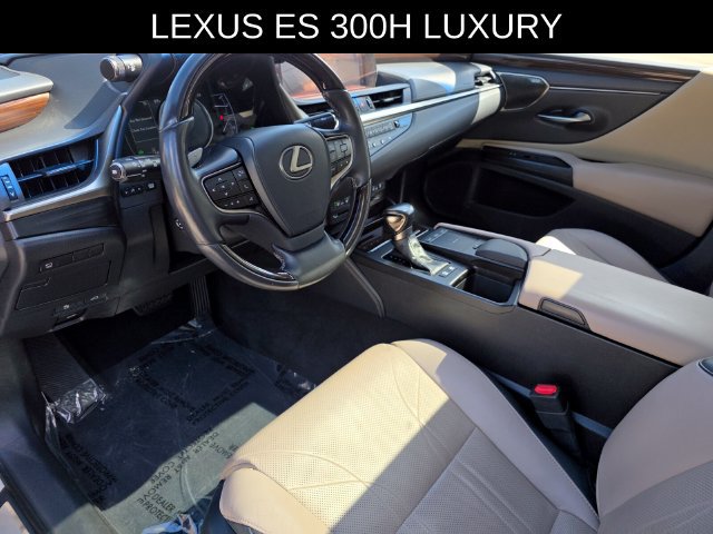 Used 2019 Lexus ES 300h w/ Accessory Package 2 FWD image 23