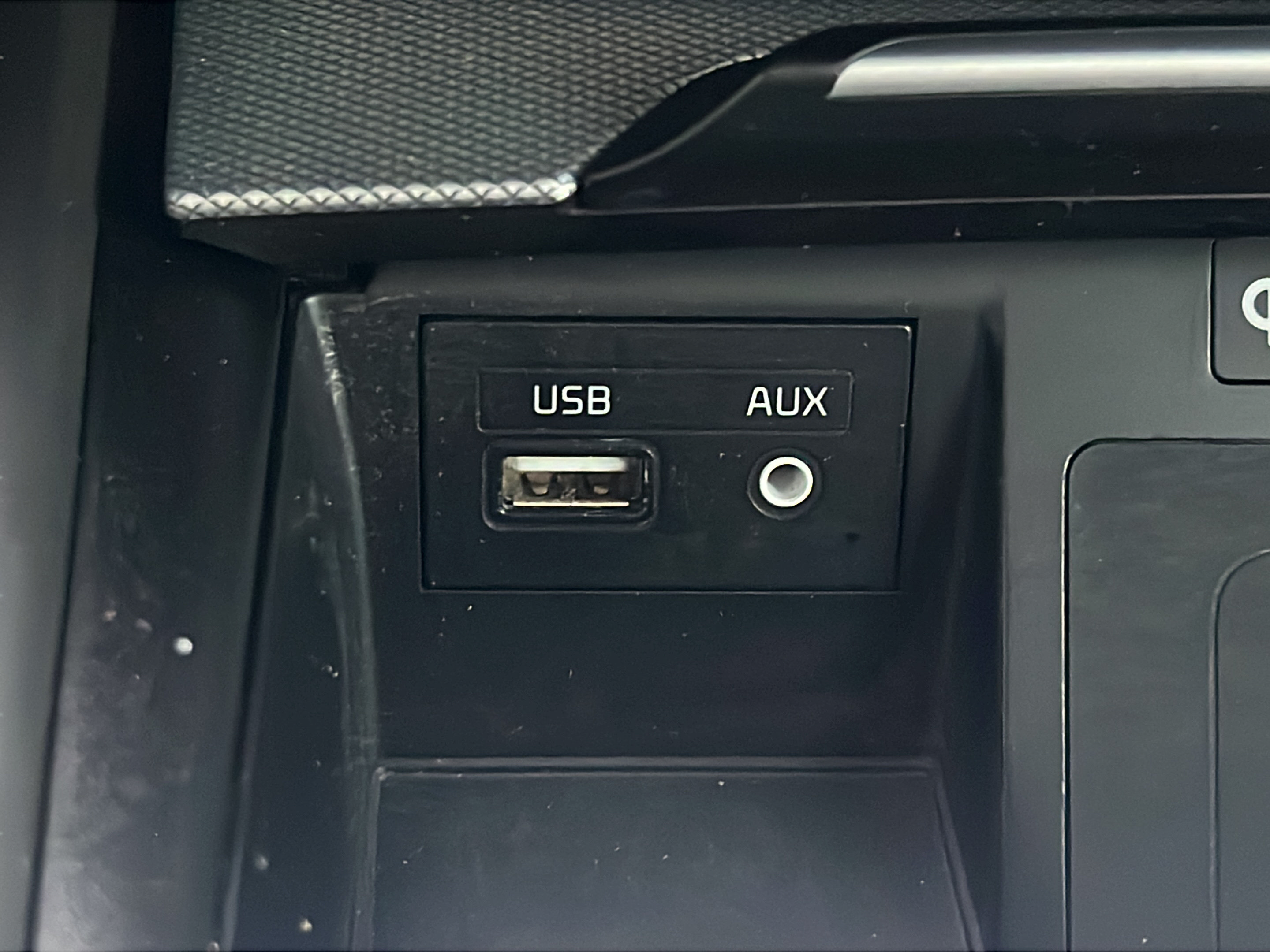 Used 2018 Genesis G80 5.0 Ultimate AWD/4WD image 17