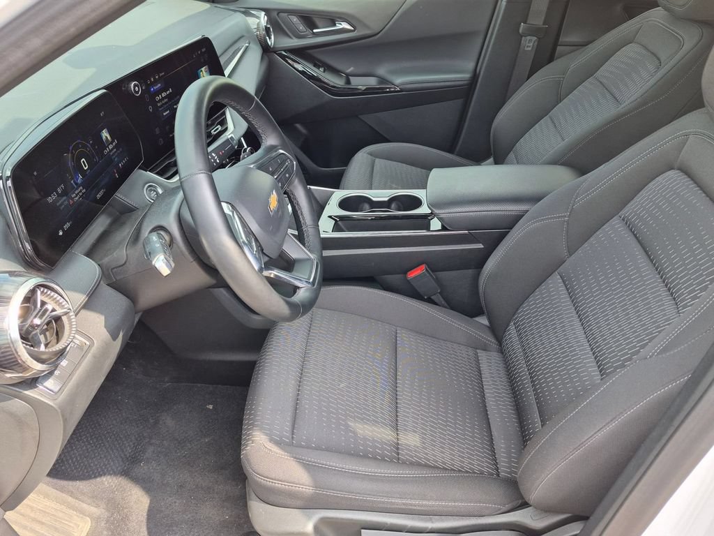 Used 2025 Chevrolet Equinox LT FWD image 12