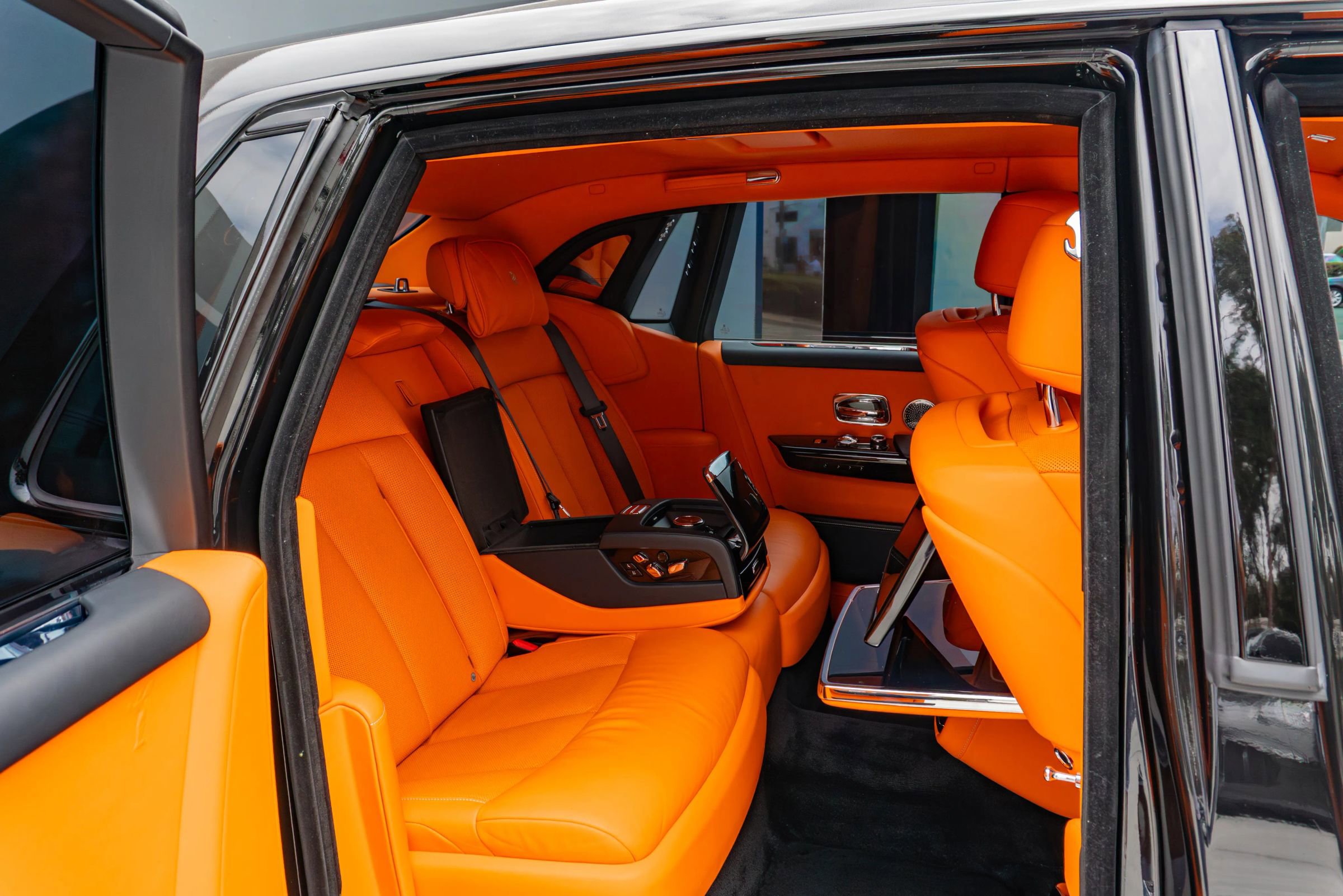 Used 2018 Rolls-Royce Phantom Sedan RWD image 55