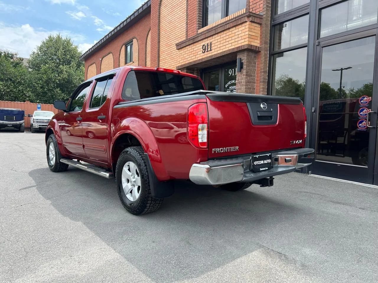 Used 2013 Nissan Frontier SV AWD/4WD image 6