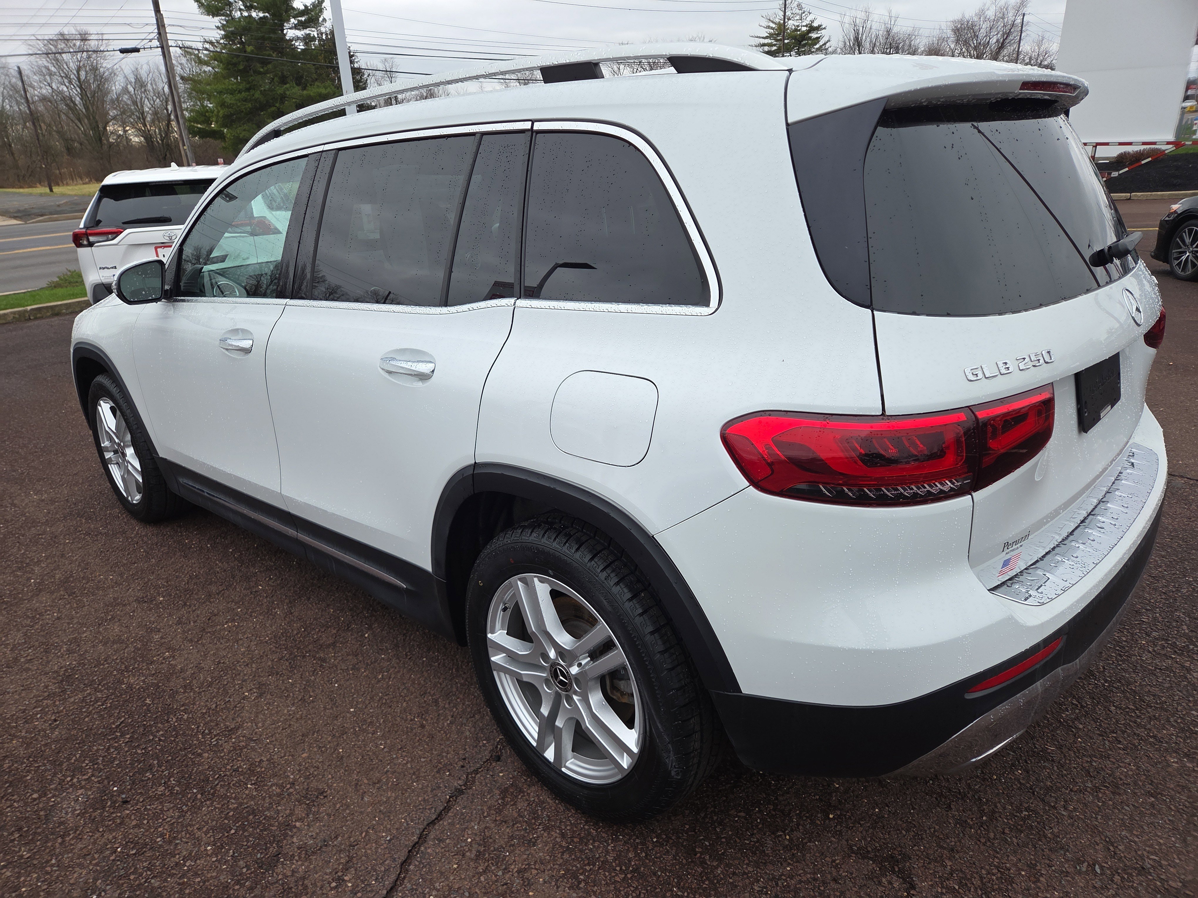 Used 2020 Mercedes-Benz GLB 250 4MATIC image 5