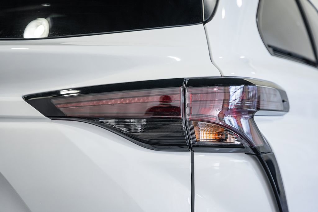 New 2026 Toyota Sienna XLE Woodland Edition image 6