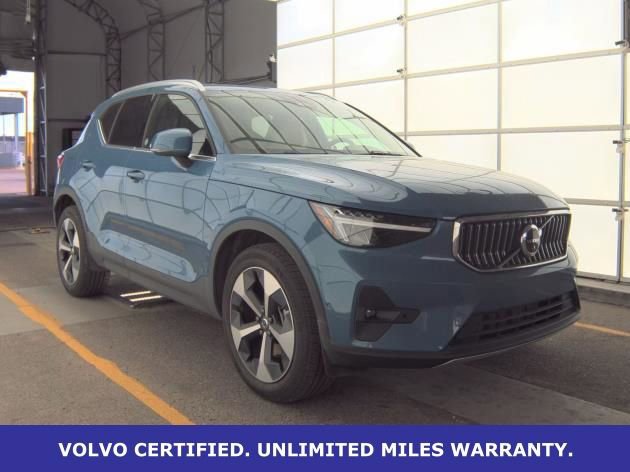 Certified 2025 Volvo XC40 B5 Plus AWD/4WD video 1