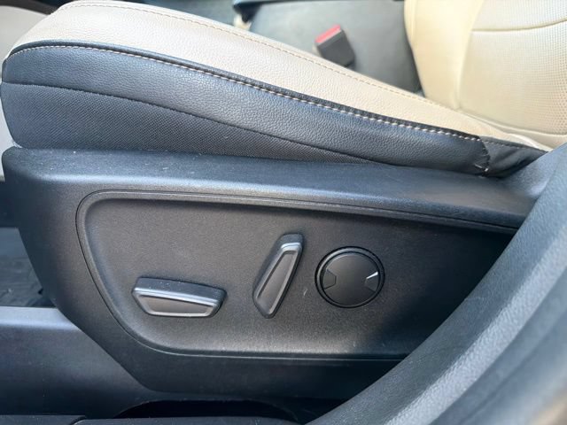 Used 2020 Ford Escape Titanium AWD/4WD image 15