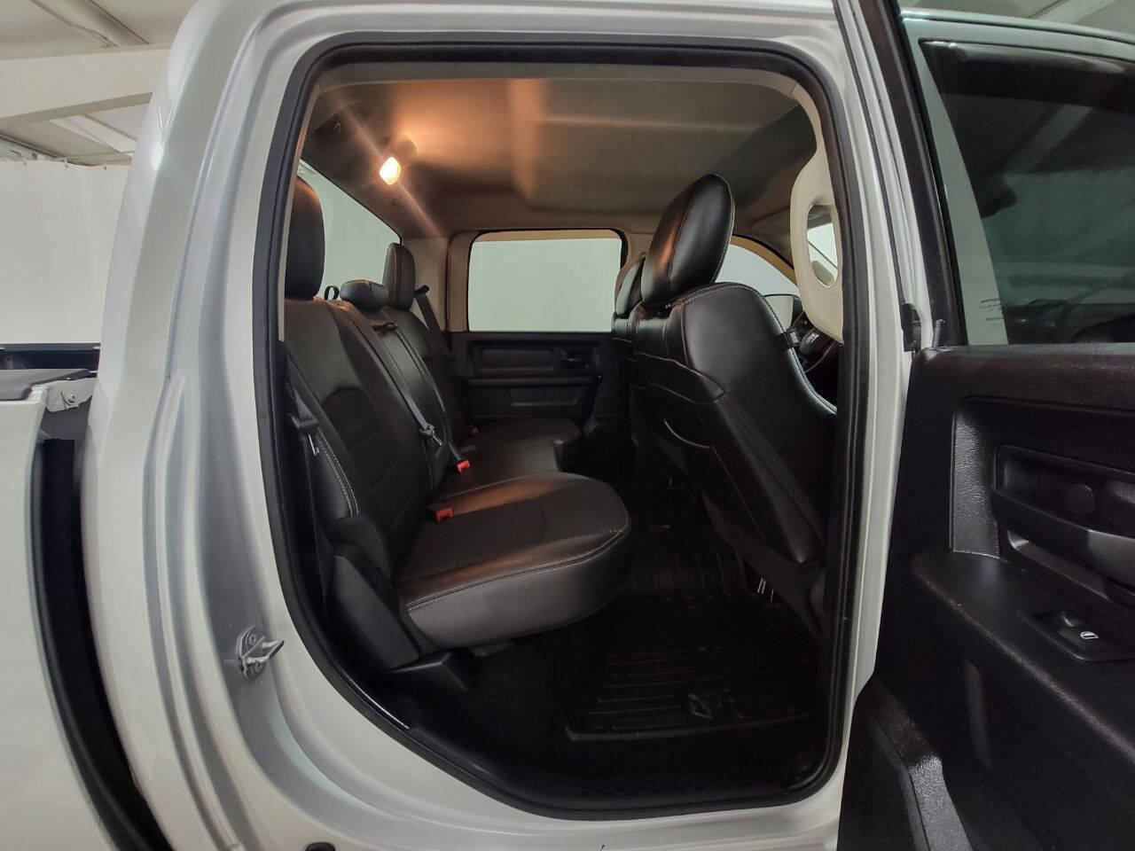 Used 2015 RAM 1500 Express AWD/4WD image 17