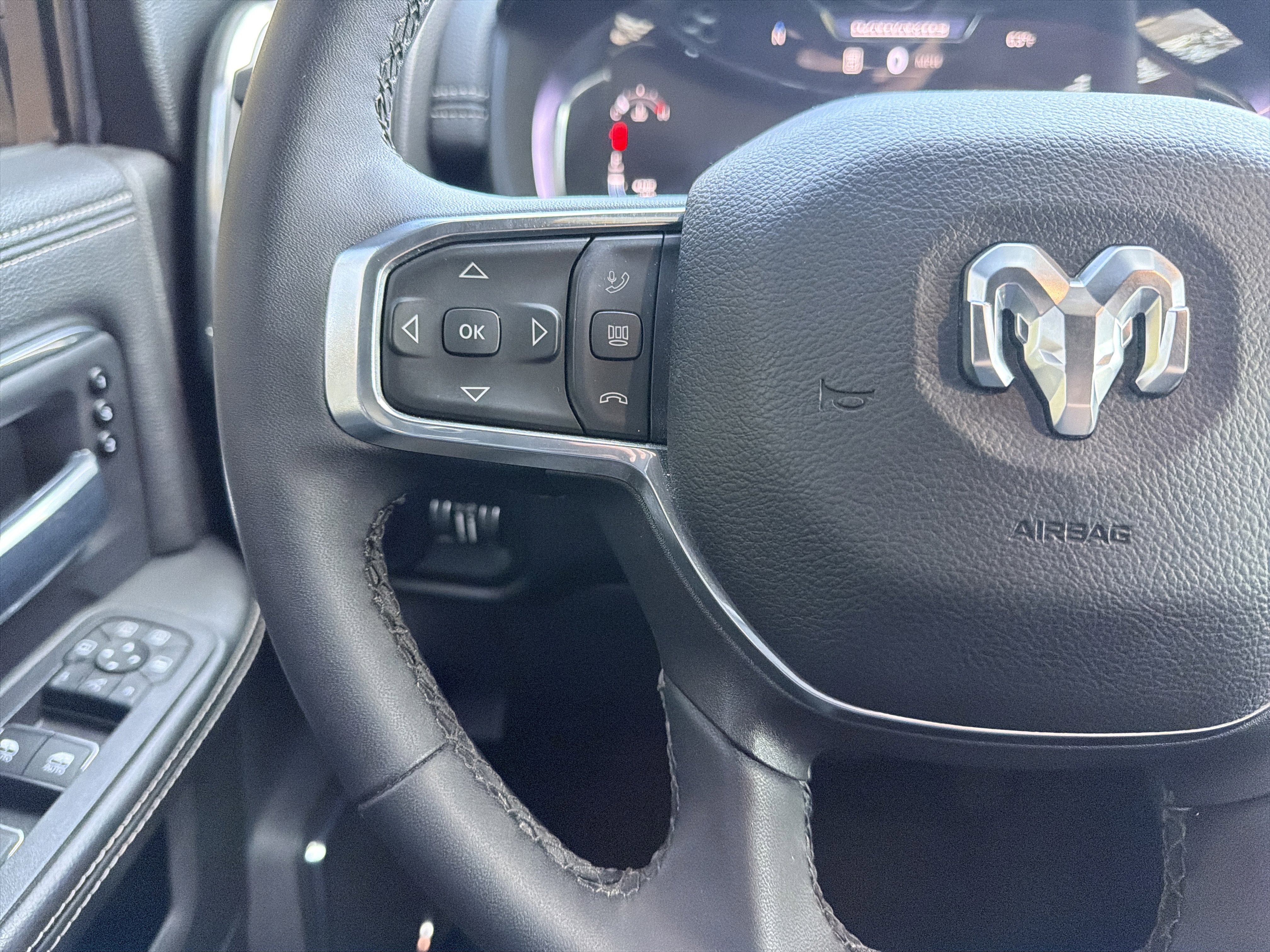 Used 2025 RAM 3500 Laramie image 19