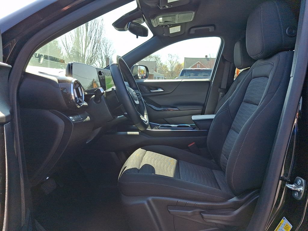 Used 2025 Chevrolet Equinox LT FWD image 15