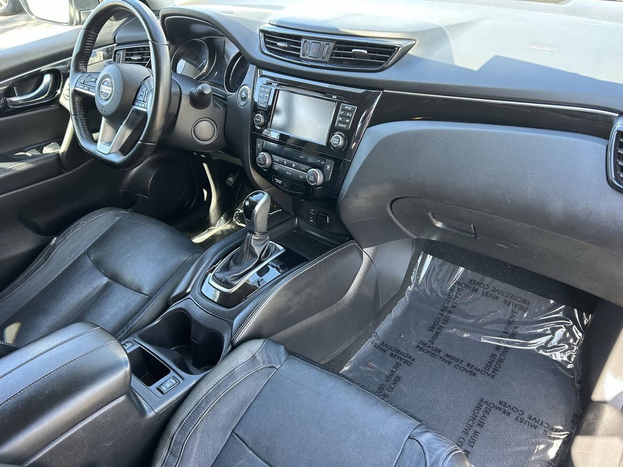 Certified 2017 Nissan Rogue Sport SL FWD image 9
