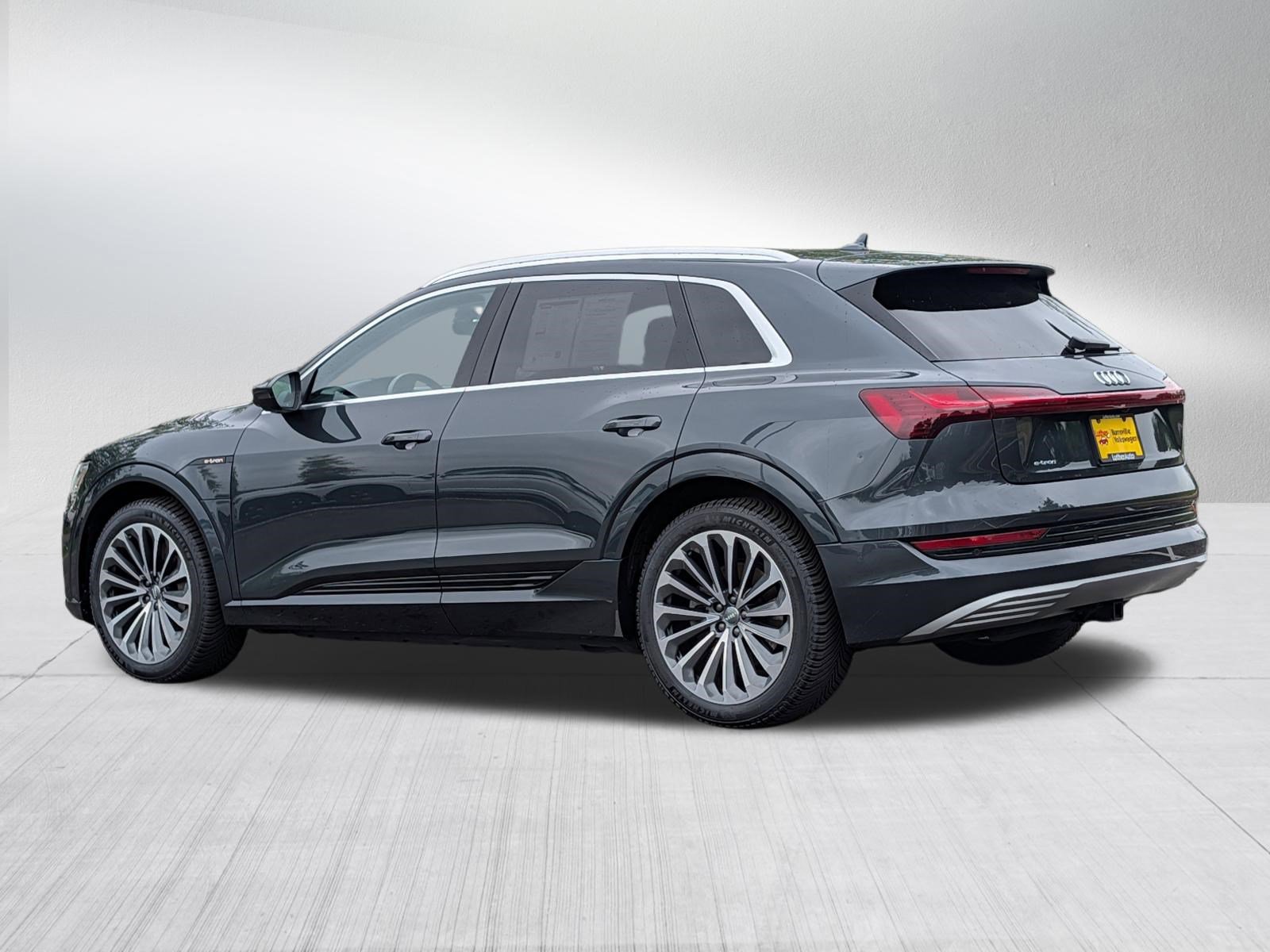 Used 2019 Audi e-tron Prestige w/ Prestige Package AWD/4WD image 5