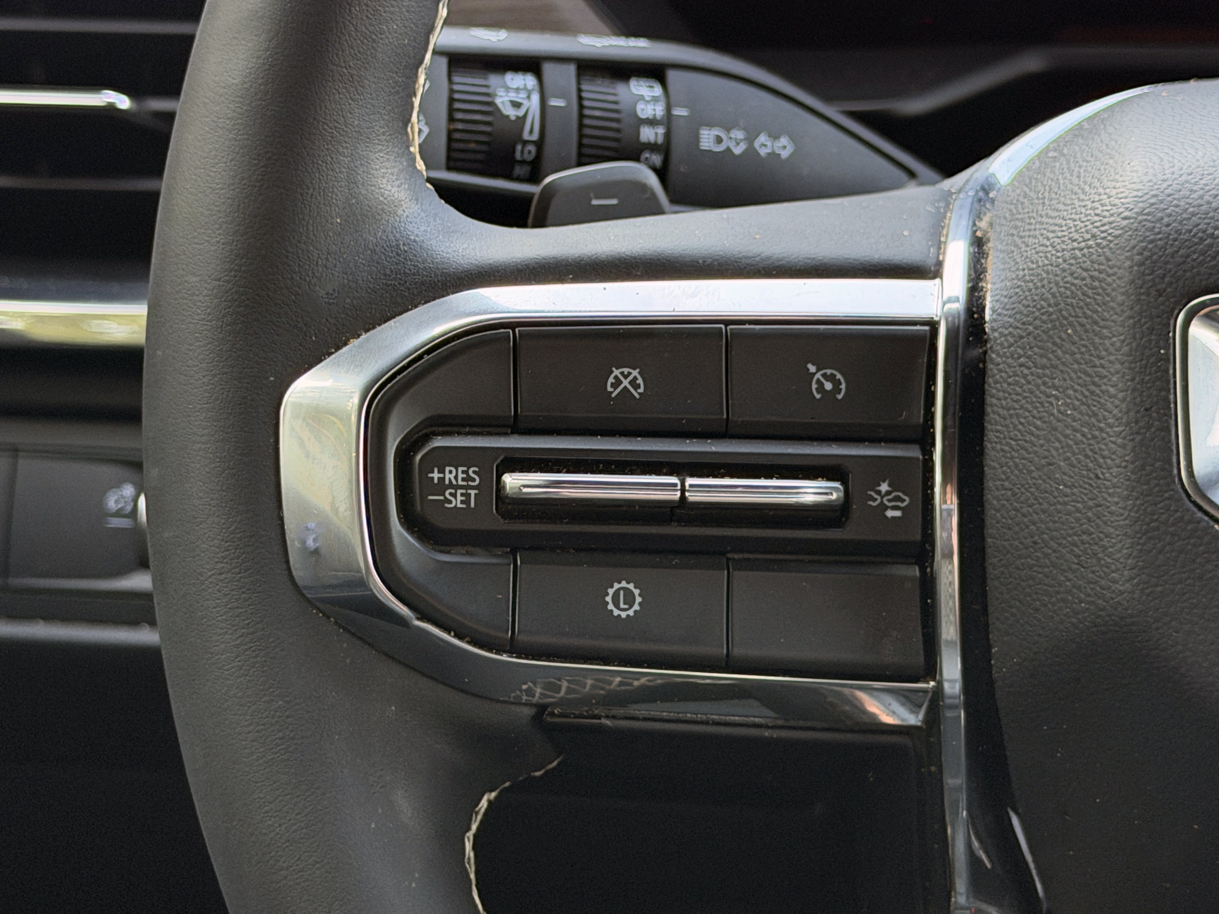 Used 2024 GMC Acadia Denali FWD image 16