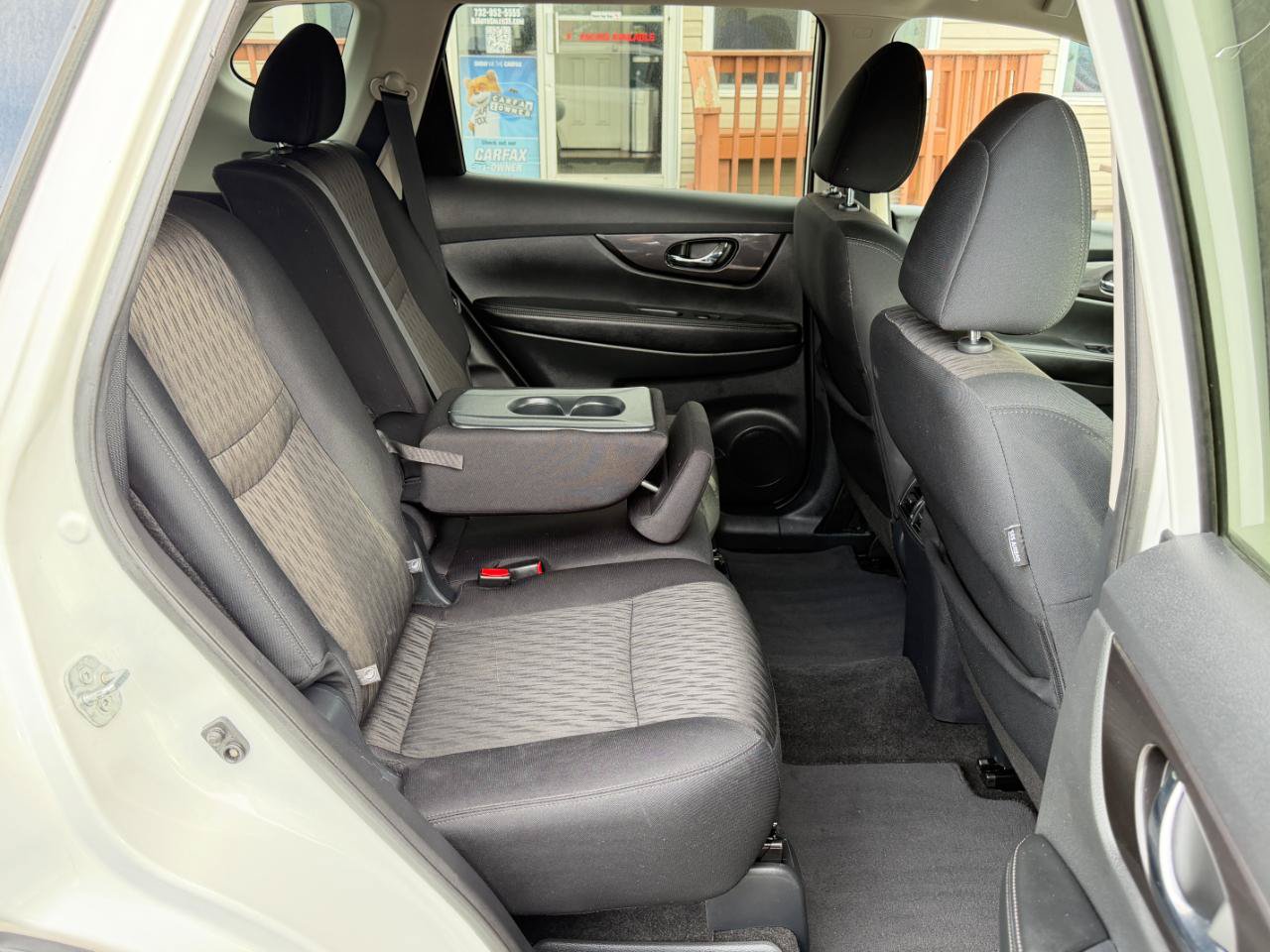 Used 2018 Nissan Rogue SV AWD/4WD image 38