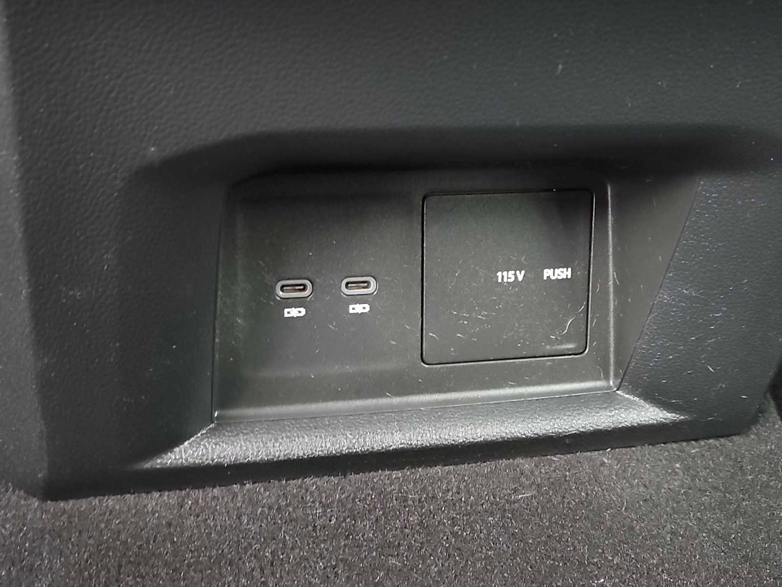 Used 2022 Volkswagen Atlas Cross Sport SEL R-Line AWD/4WD image 23