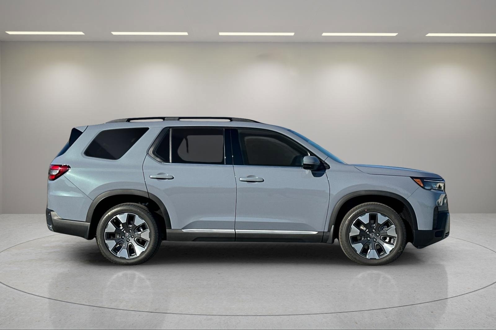 New 2026 Honda Pilot Touring image 2