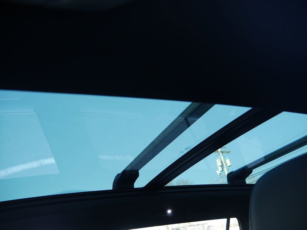 Used 2023 Volkswagen Tiguan SE R-Line image 44