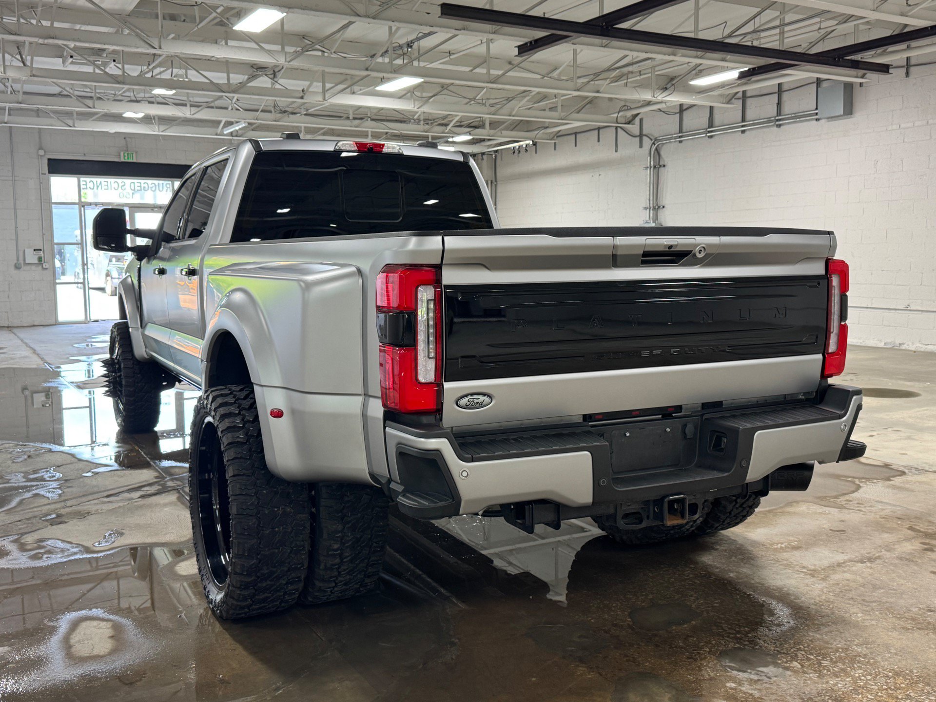 Used 2024 Ford F450 Platinum w/ Camper Package AWD/4WD image 30