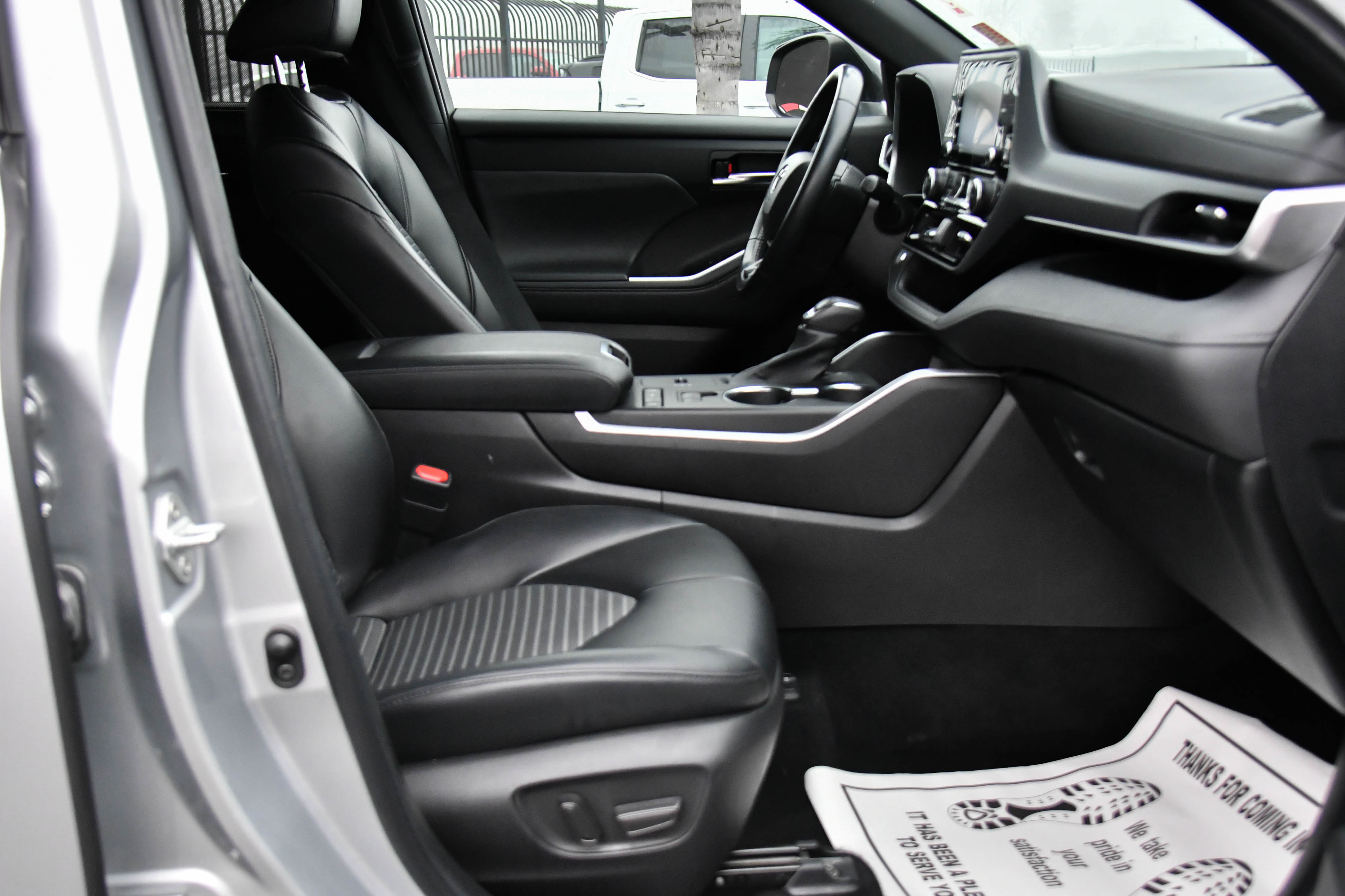 Used 2022 Toyota Highlander XSE image 47