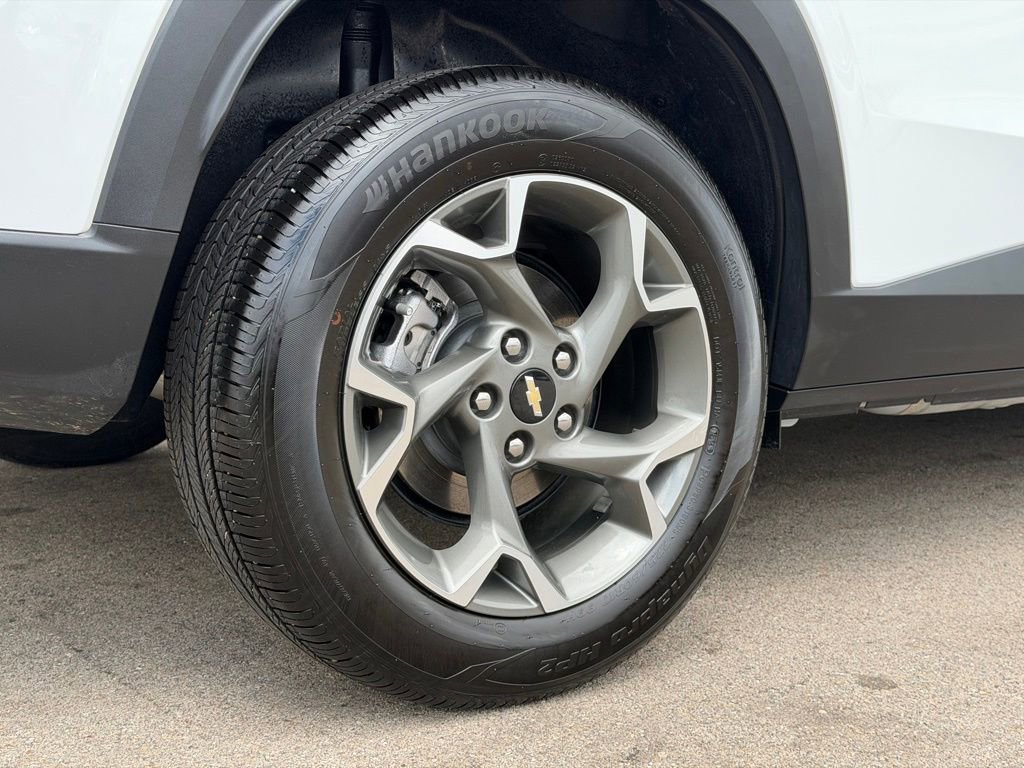 Used 2025 Chevrolet Trax LT w/ LT Convenience Package FWD image 25