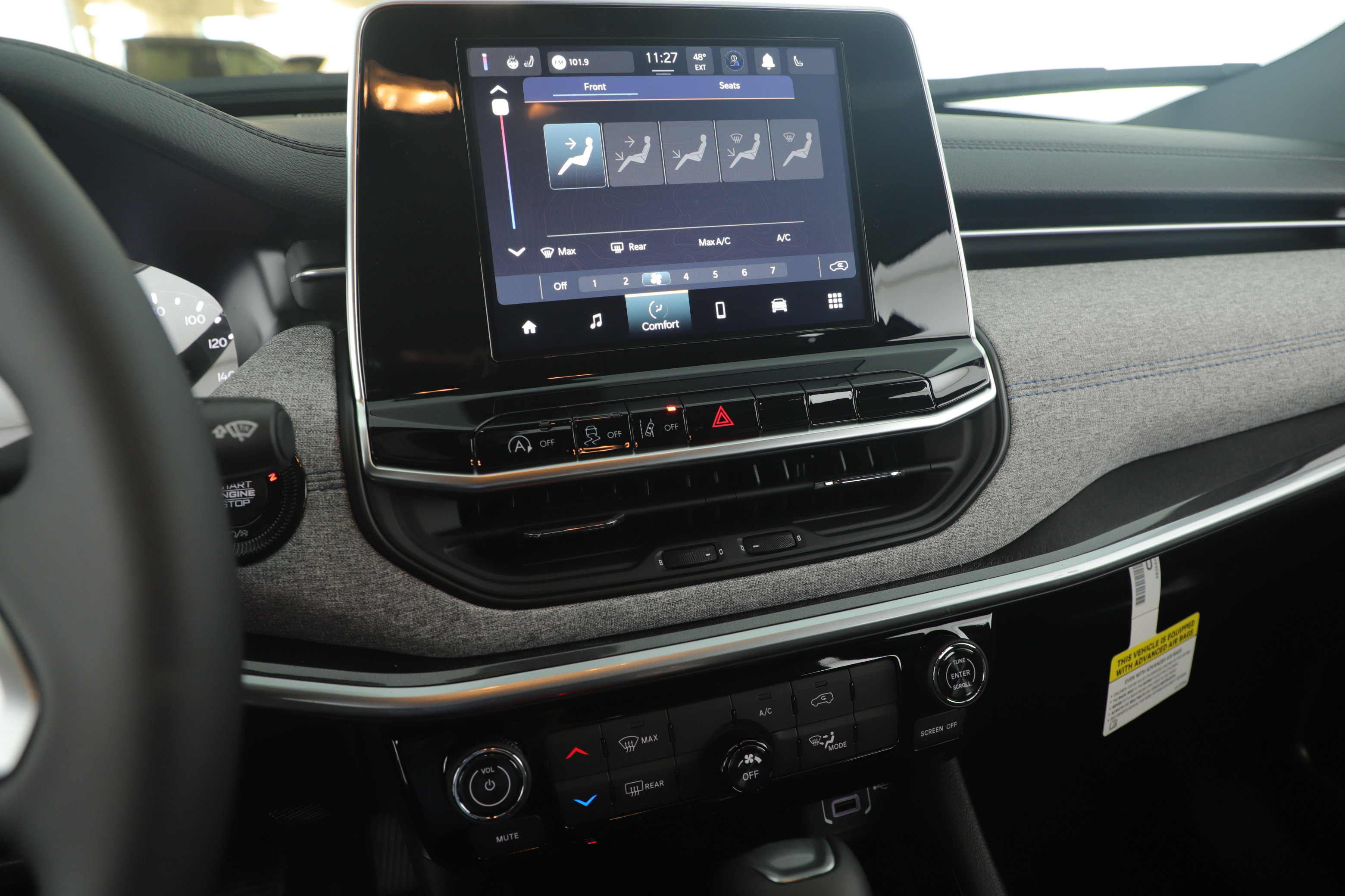 New 2026 Jeep Compass Latitude image 13