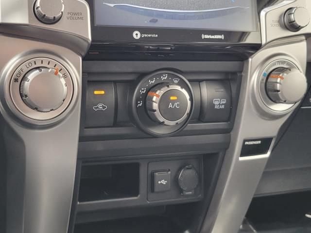 Used 2020 Toyota 4Runner SR5 AWD/4WD image 23