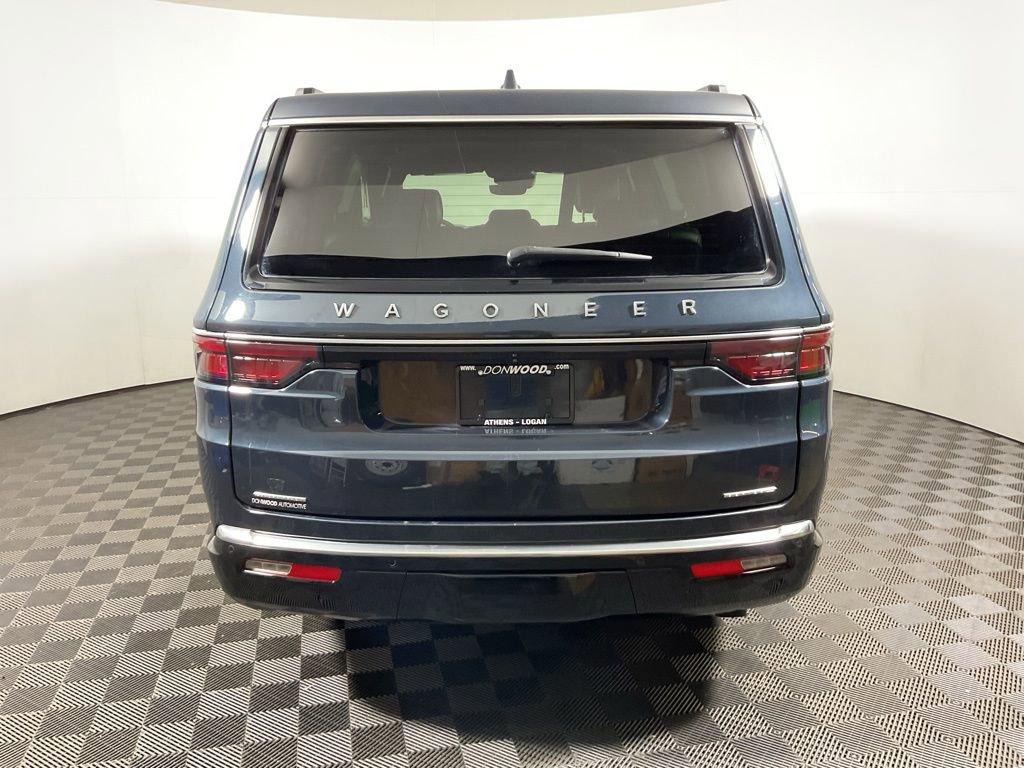 Used 2023 Jeep Wagoneer Series III w/ Preferred Equipment Group image 15