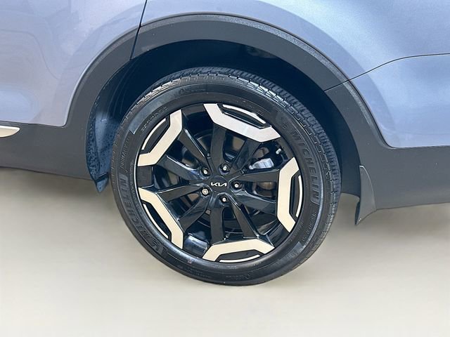 Used 2023 Kia Telluride EX w/ EX Captain's Chair Package image 7