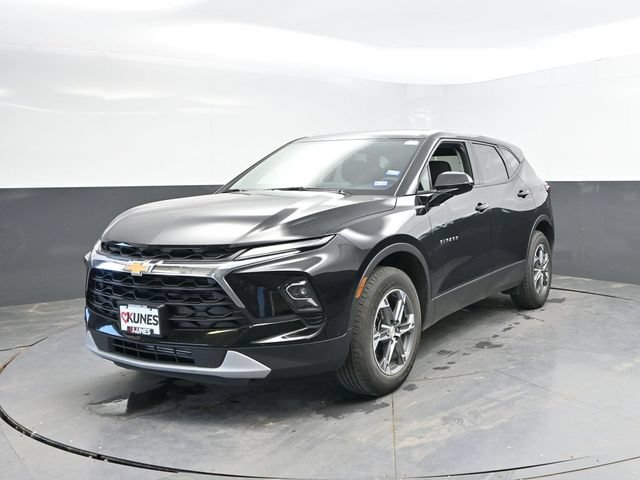 Used 2025 Chevrolet Blazer LT FWD image 8