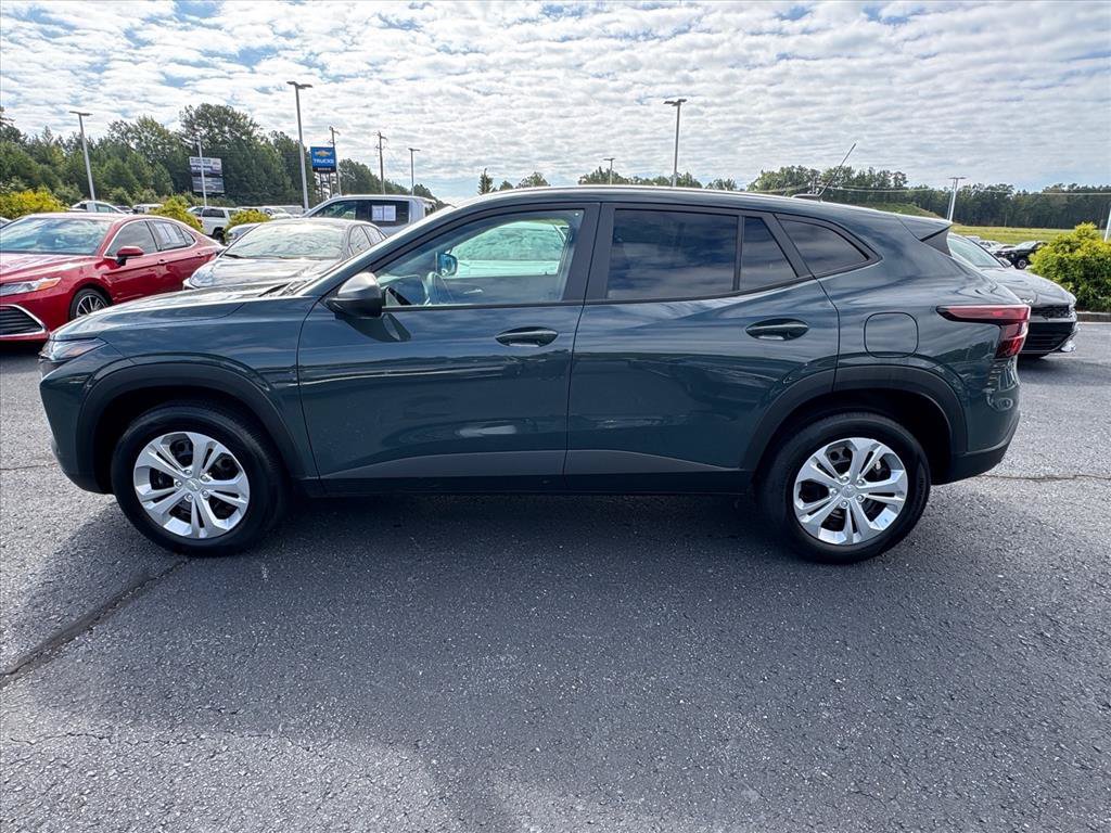 Used 2026 Chevrolet Trax LS FWD image 6