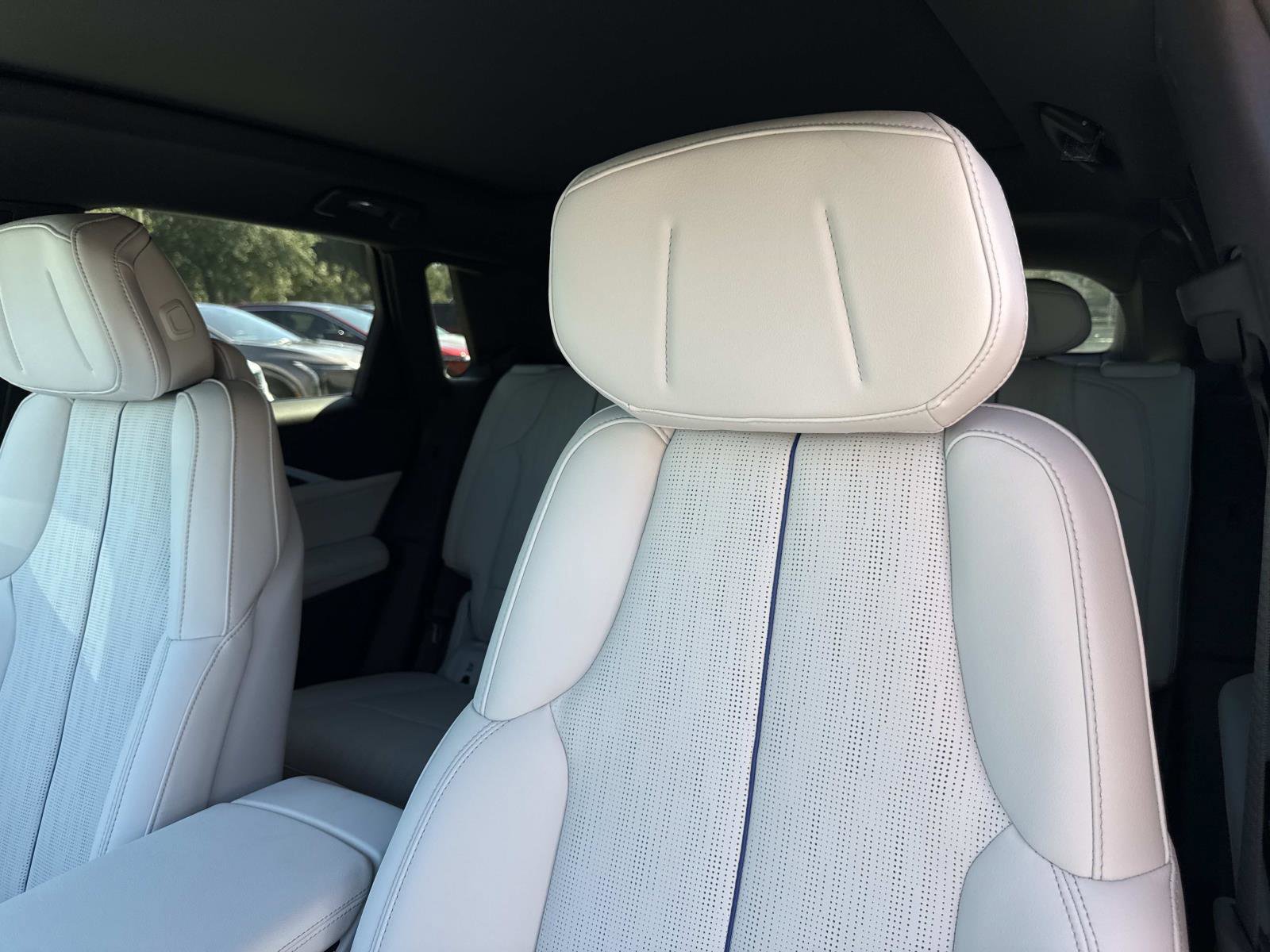 New 2026 Cadillac Lyriq Luxury image 22