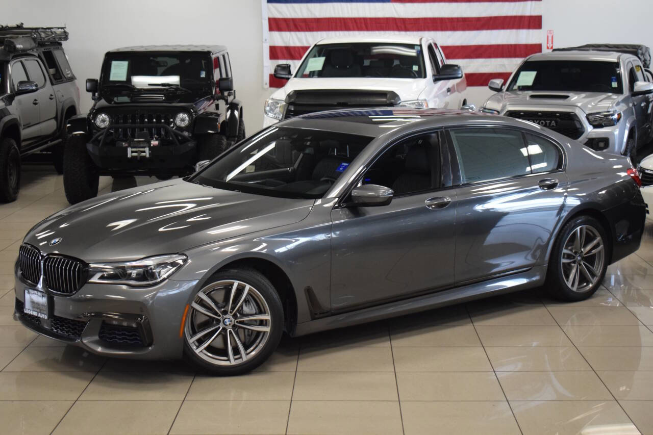 Used 2018 BMW 750i image 11