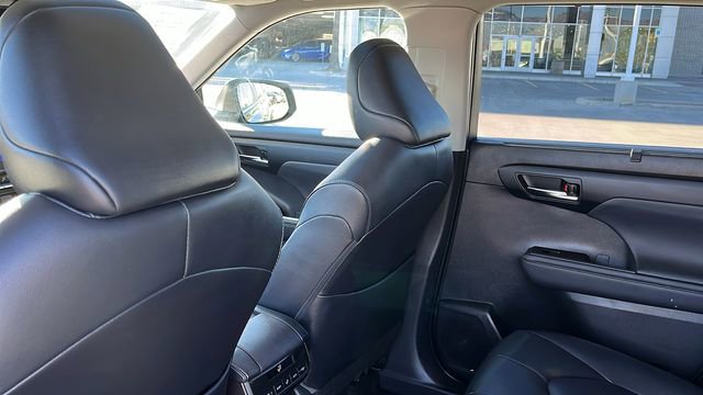 Used 2023 Toyota Highlander XLE image 20