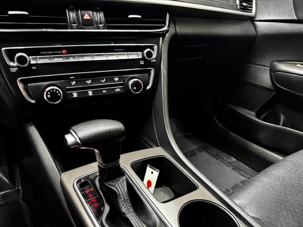 Used 2020 Kia Optima SE FWD image 26